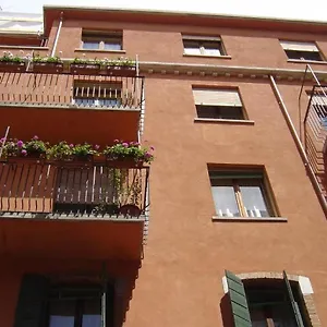 guesthouse-alloggi-agli-artisti.hotelinveneto.com/